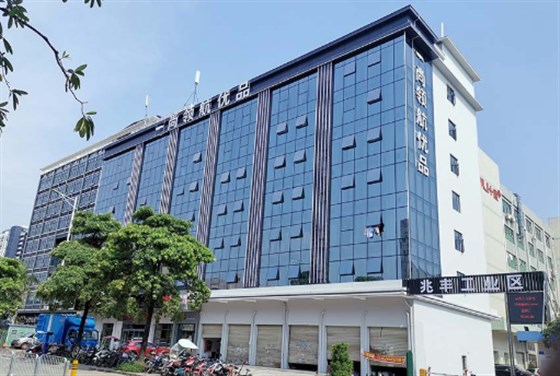 半隱框玻璃幕墻價格定價范圍，中東幕墻專業(yè)解答！