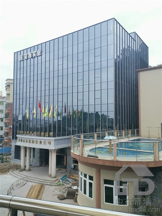 為什么現(xiàn)代建筑用玻璃幕墻 為什么現(xiàn)代建筑用玻璃幕墻