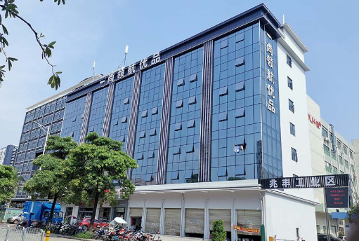 半隱框玻璃幕墻價格定價范圍，中東幕墻專業(yè)解答！