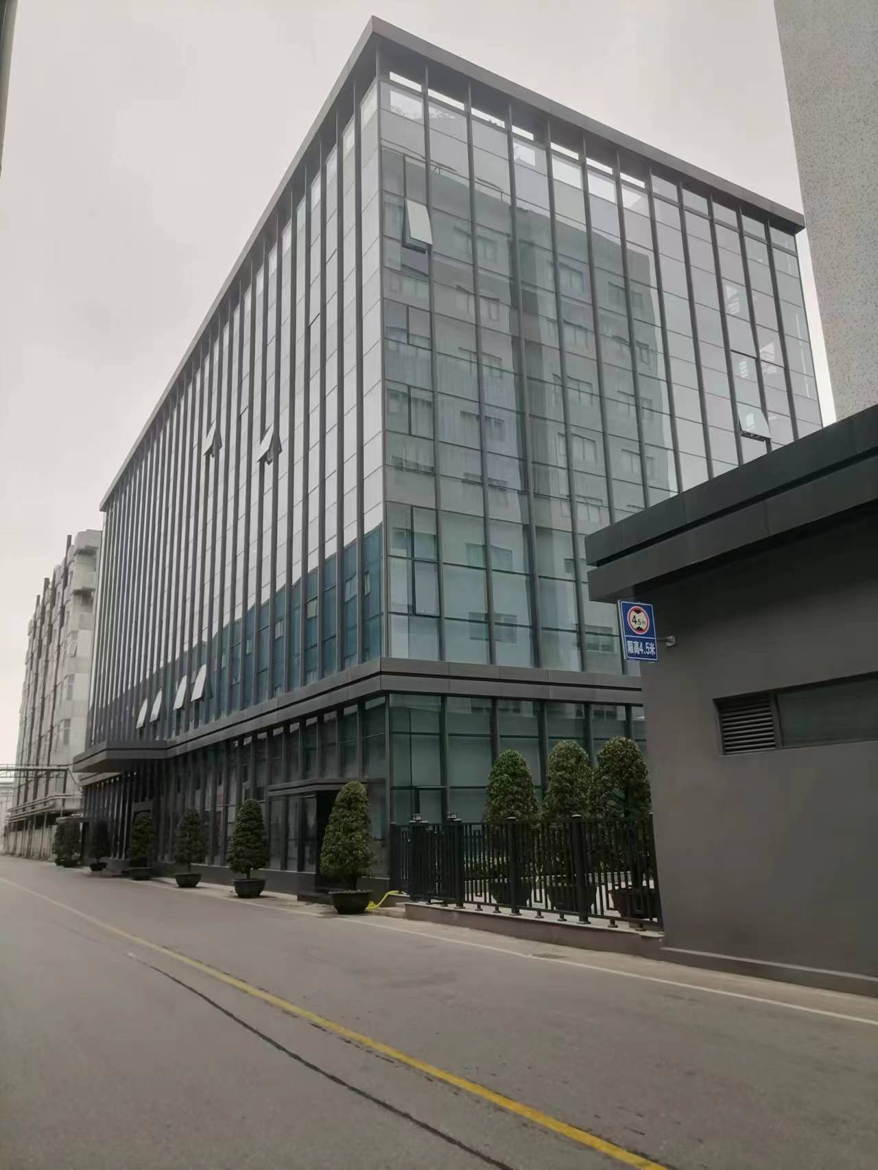 如何找一家好的幕墻公司？